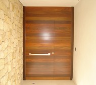 PUERTA ENTRADA