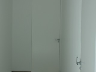 WHITE LACQUERED PASSAGE DOOR