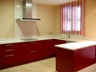 DM RED LAQCUERED KITCHEN